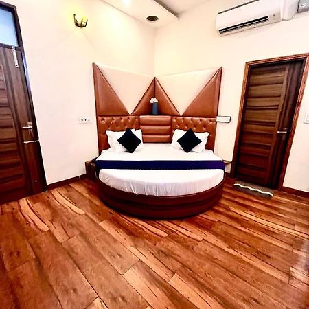 Hotel Woodcrest Zirakpur - Best Family Hotel By - A Unit Of Sidham Group Экстерьер фото