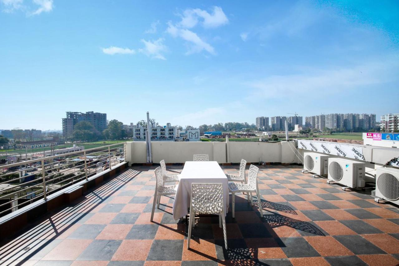 Hotel Woodcrest Zirakpur - Best Family Hotel By - A Unit Of Sidham Group Экстерьер фото