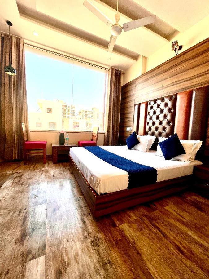 Hotel Woodcrest Zirakpur - Best Family Hotel By - A Unit Of Sidham Group Экстерьер фото