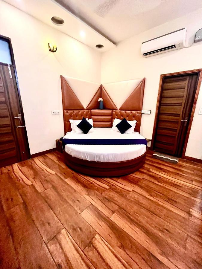 Hotel Woodcrest Zirakpur - Best Family Hotel By - A Unit Of Sidham Group Экстерьер фото
