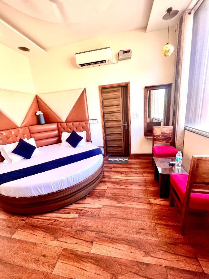 Hotel Woodcrest Zirakpur - Best Family Hotel By - A Unit Of Sidham Group Экстерьер фото