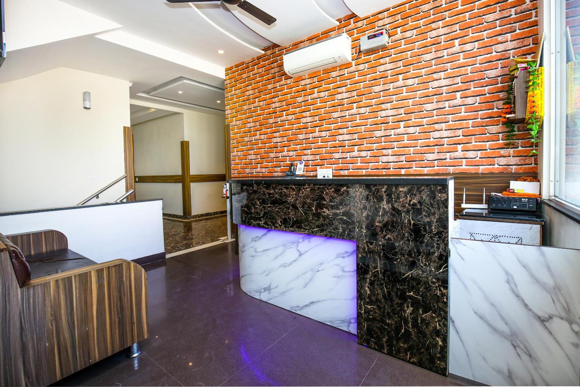 Hotel Woodcrest Zirakpur - Best Family Hotel By - A Unit Of Sidham Group Экстерьер фото